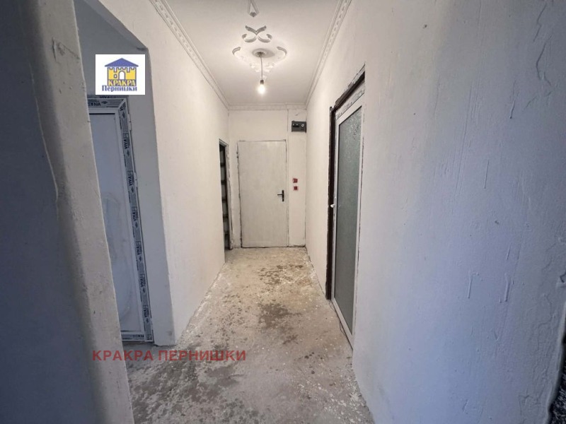 Продава 3-СТАЕН, гр. Радомир, област Перник, снимка 5 - Апартаменти - 52653265