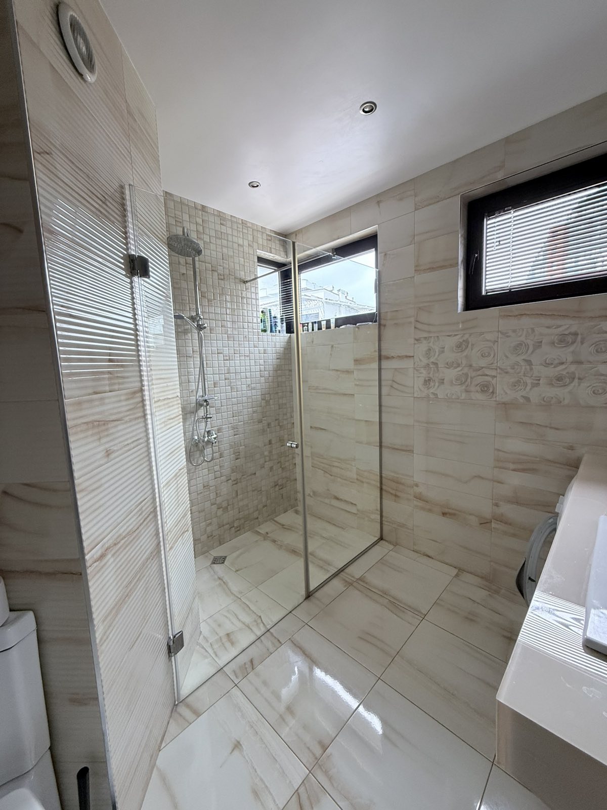 Продава 2-СТАЕН, гр. София, Хладилника, снимка 9 - Апартаменти - 54996086