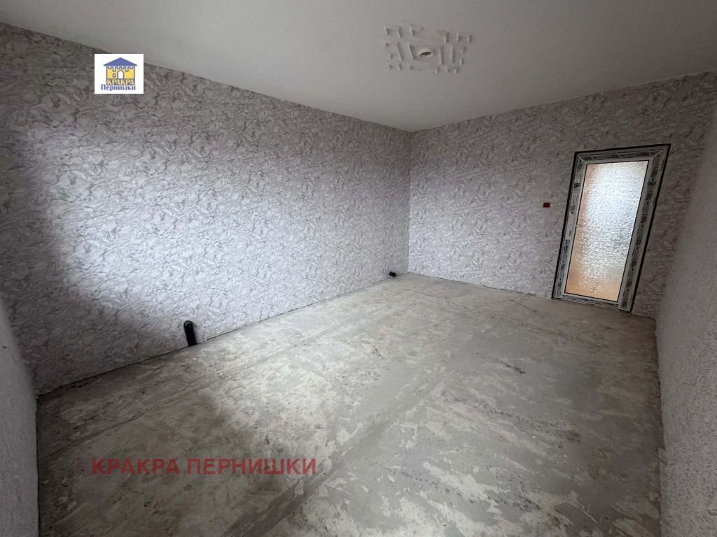 Продава 3-СТАЕН, гр. Радомир, област Перник, снимка 2 - Апартаменти - 53671796