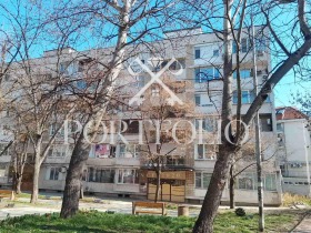 2 bedroom Lazur, Burgas 2