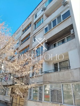 2 bedroom Lazur, Burgas 1