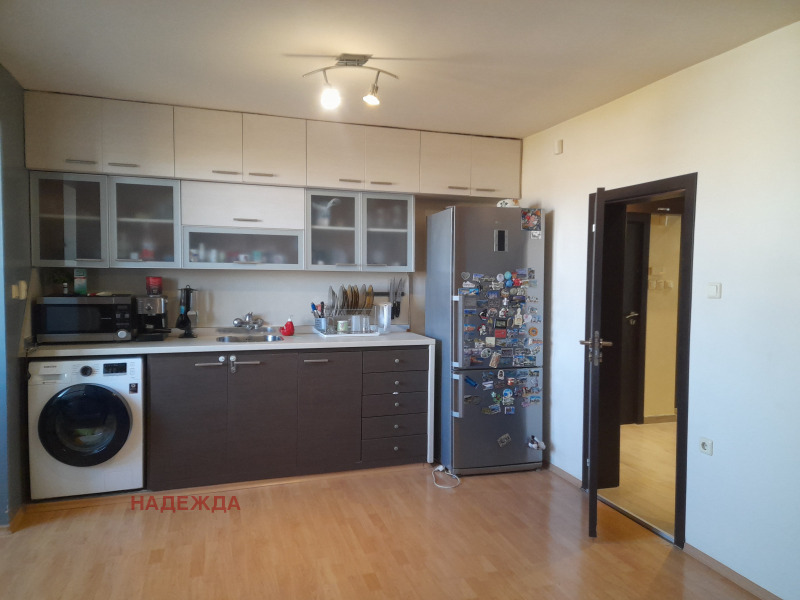 Продава  3-стаен град Плевен , Широк център , 84 кв.м | 69914428