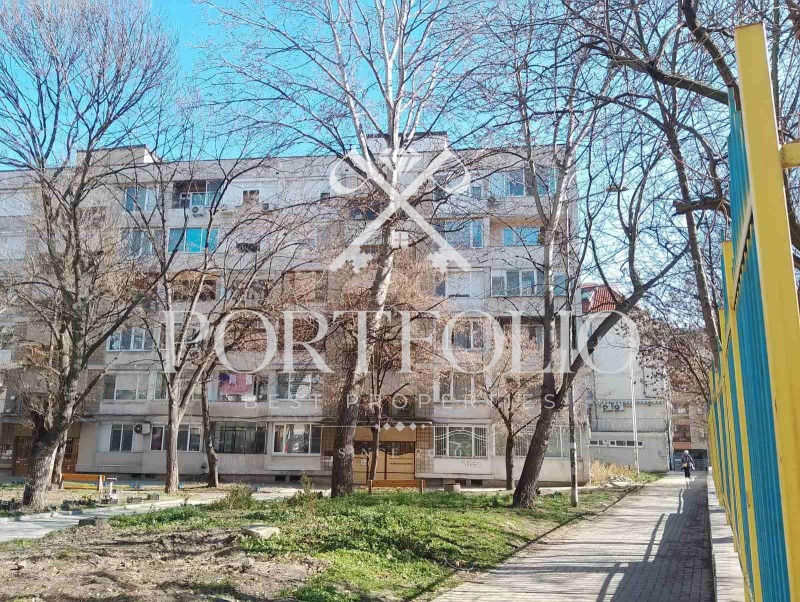 Продава 3-СТАЕН, гр. Бургас, Лазур, снимка 2 - Aпартаменти - 49121701