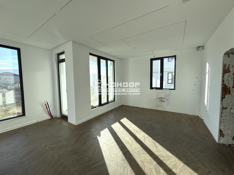 Продава КЪЩА, гр. Пловдив, Беломорски, снимка 3 - Къщи - 46753052