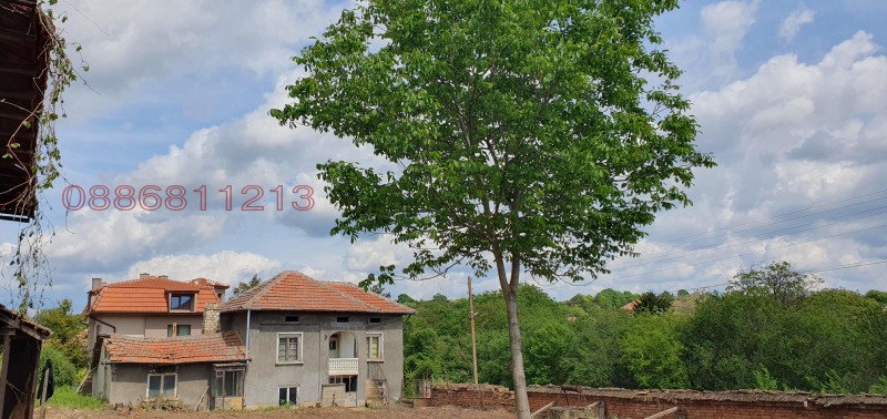 Продава КЪЩА в област Плевен, с. Коиловци - 208 кв.м / 46 995 € » 91 914.23 лв.