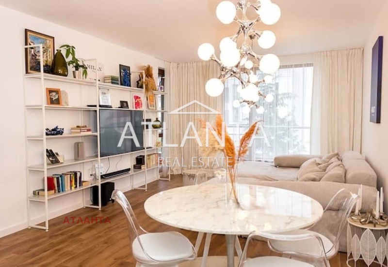Продава  2-стаен град Варна , к.к. Св.Св. Константин и Елена , 82 кв.м | 54392393
