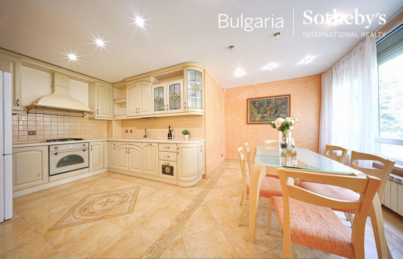 Продава 4-СТАЕН, гр. София, Изток, снимка 9 - Aпартаменти - 49430519