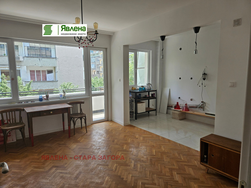 Продава МНОГОСТАЕН, гр. Стара Загора, Център, снимка 8 - Aпартаменти - 48024345