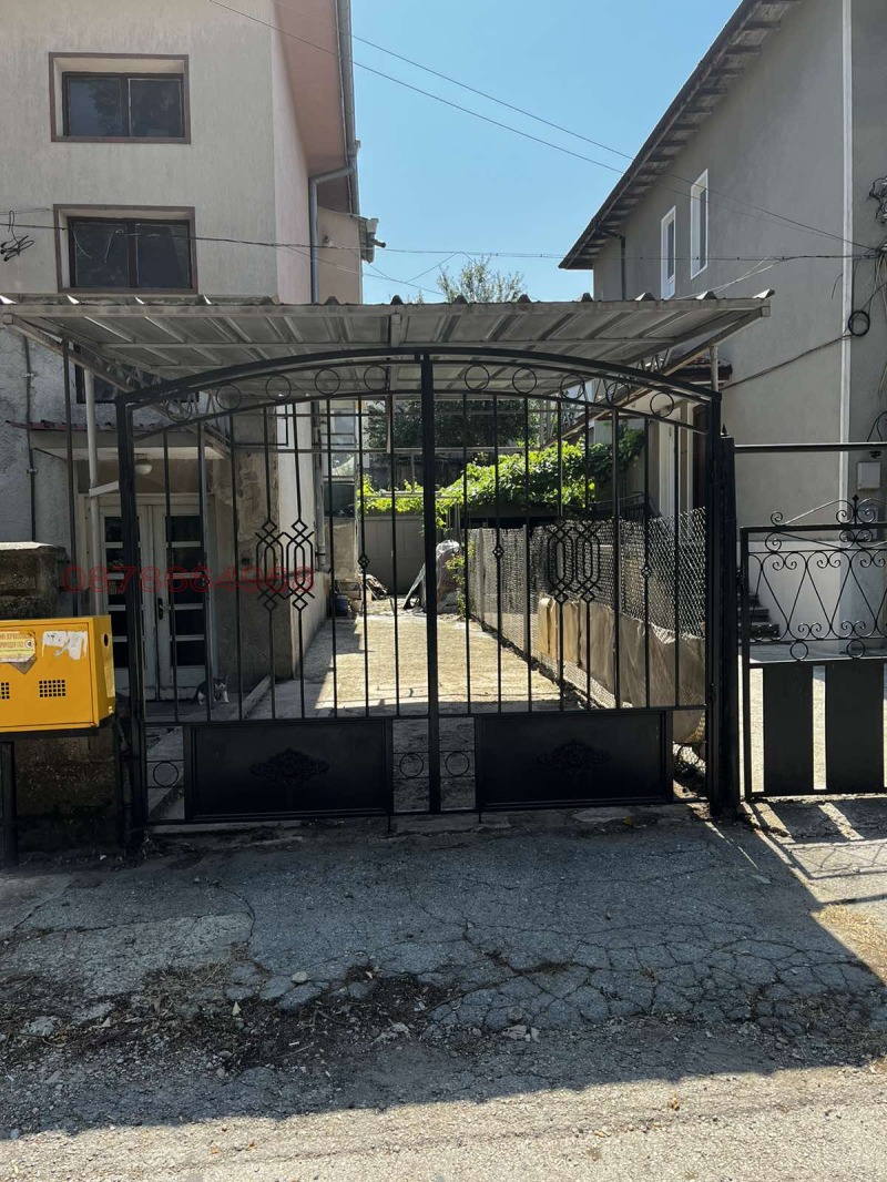 Продава ЕТАЖ ОТ КЪЩА, гр. Добрич, Червената пръст, снимка 2 - Етаж от къща - 52779858