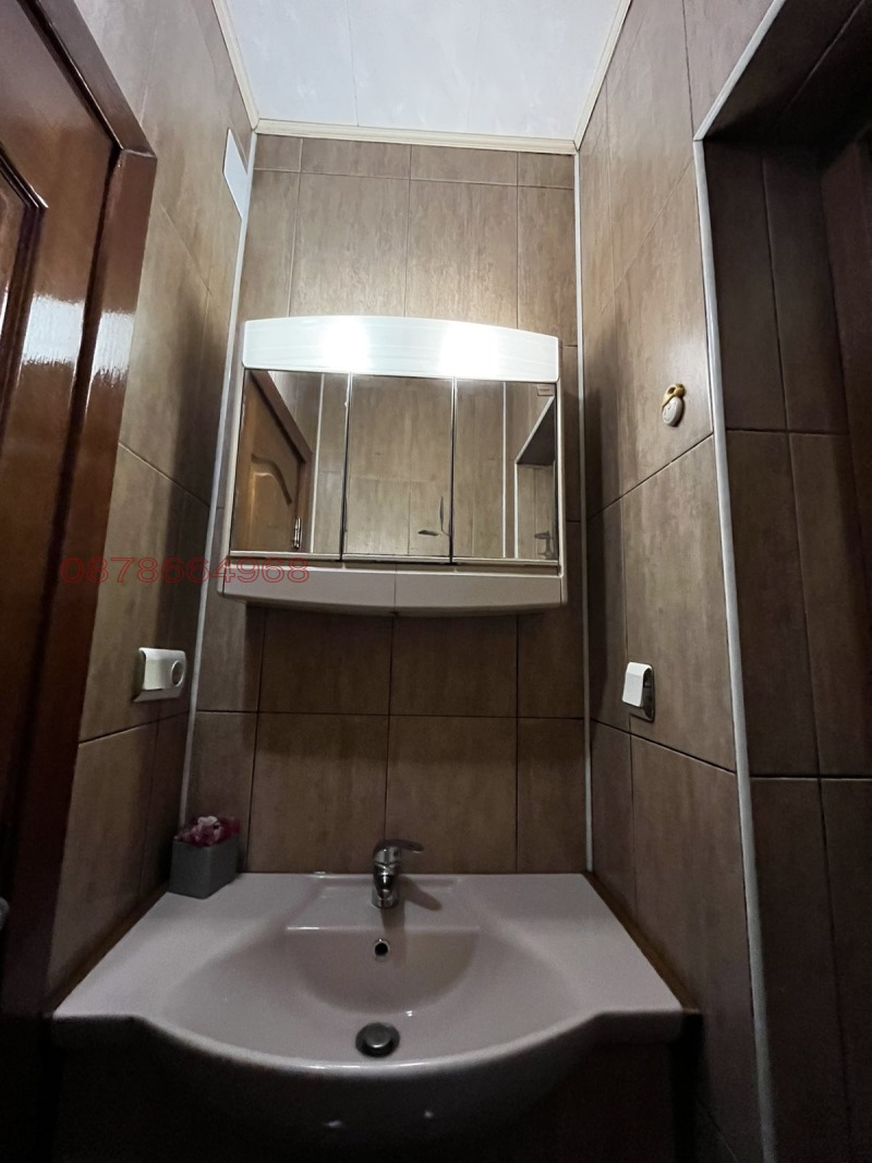 Продава ЕТАЖ ОТ КЪЩА, гр. Добрич, Червената пръст, снимка 16 - Етаж от къща - 52779858