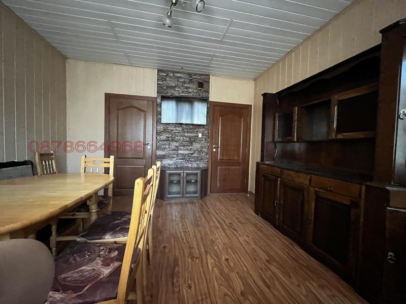 Продава ЕТАЖ ОТ КЪЩА, гр. Добрич, Червената пръст, снимка 10 - Етаж от къща - 52779858