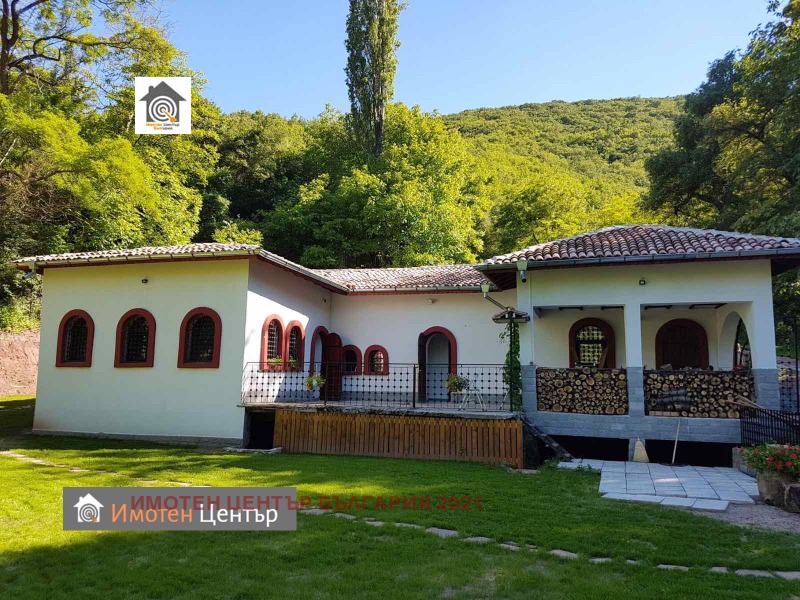 Продава  Къща, област Кюстендил, гр. Бобошево •  360 000 EUR • ID 12410510 — holmes.bg - [1] 