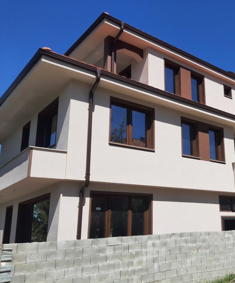Продава КЪЩА в област Пловдив, с. Марково - 164 кв.м / 298 000 € » 582 837.34 лв., ЛИДЕРА