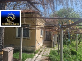 Продажба на имоти в с. Кочмар, област Добрич - изображение 1 