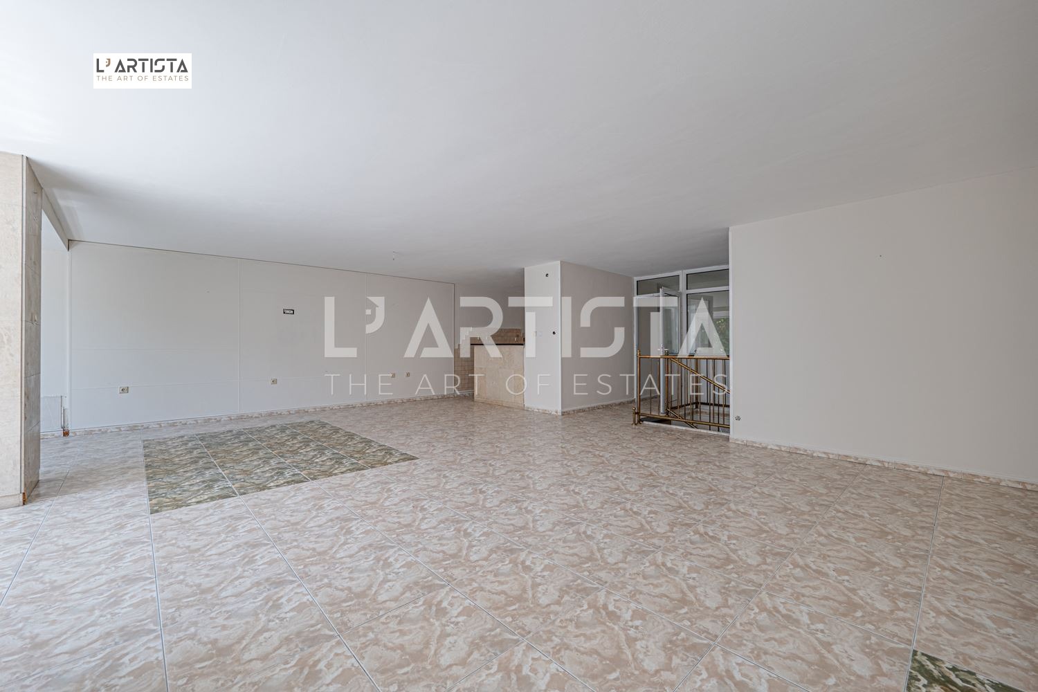 Продава 4-СТАЕН, гр. София, Изток, снимка 2 - Апартаменти - 55737582