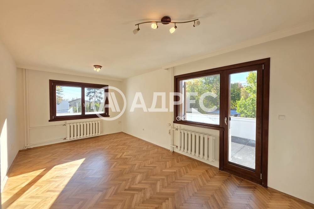 Продава КЪЩА, гр. София, Горна баня, снимка 10 - Къщи - 53808599