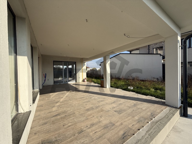 Продава КЪЩА, с. Радиново, област Пловдив, снимка 3 - Къщи - 52652172