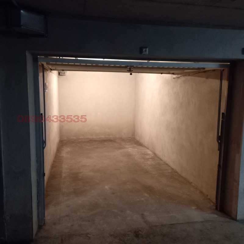 Продава ГАРАЖ, ПАРКОМЯСТО, гр. София, Карпузица, снимка 2 - Гаражи и паркоместа - 52785616