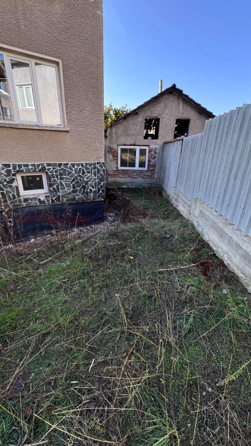 Продава КЪЩА, гр. Батановци, област Перник, снимка 7 - Къщи - 52781299