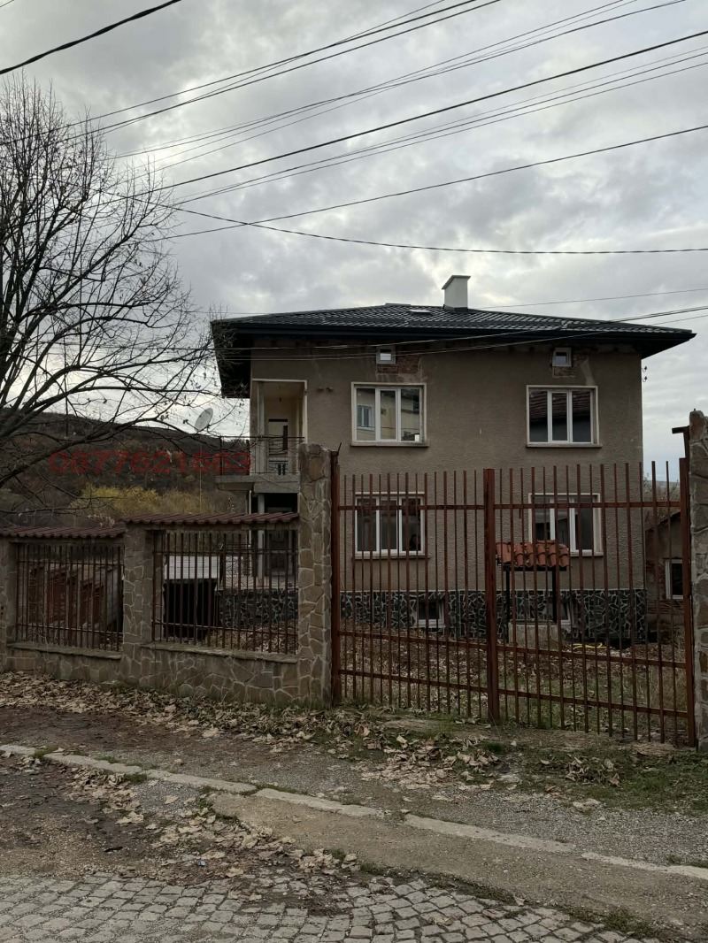 Продава КЪЩА, гр. Батановци, област Перник