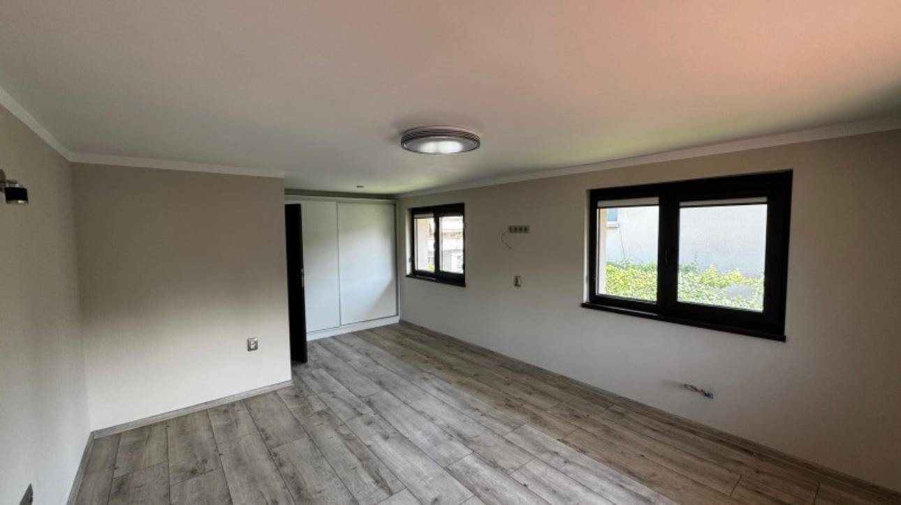 Продава КЪЩА, гр. Плевен, Сторгозия, снимка 2 - Къщи - 53644088