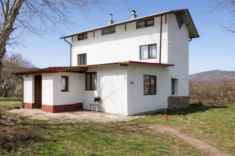 Продава КЪЩА в област Монтана, с. Горно Озирово - 220 кв.м / 175 000 € » 342 270.25 лв., М ХОУМ