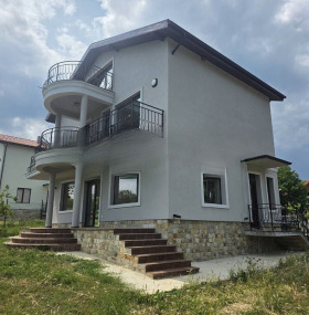 Haus Rawna gora, region Varna