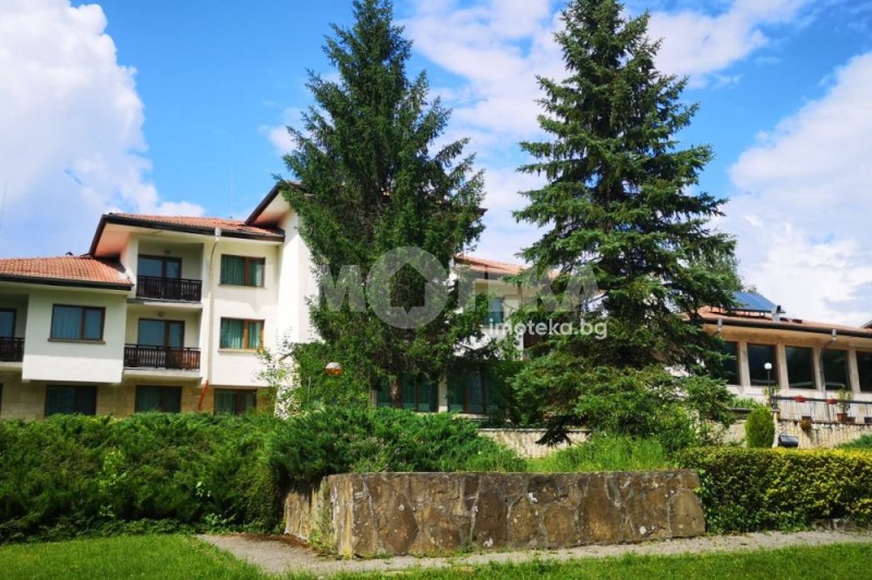 Продава ХОТЕЛ, гр. Априлци, област Ловеч, снимка 5 - Хотели - 52139689