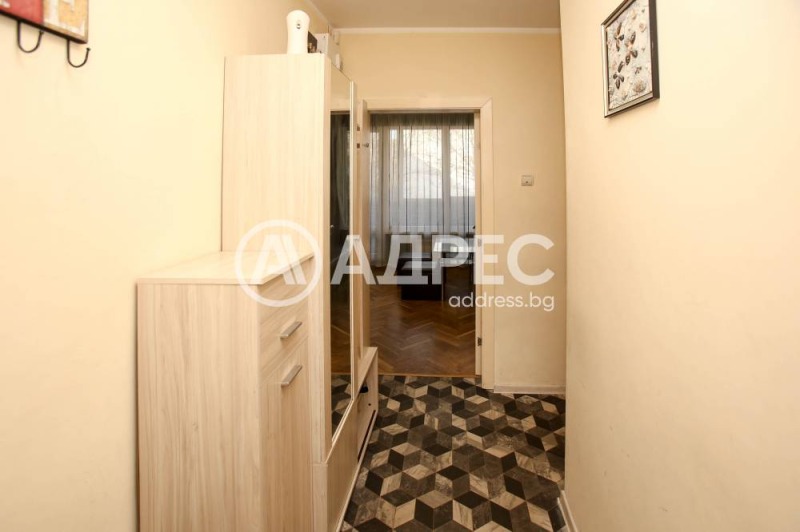 Продава  3-стаен град София , Банишора , 78 кв.м | 71308583