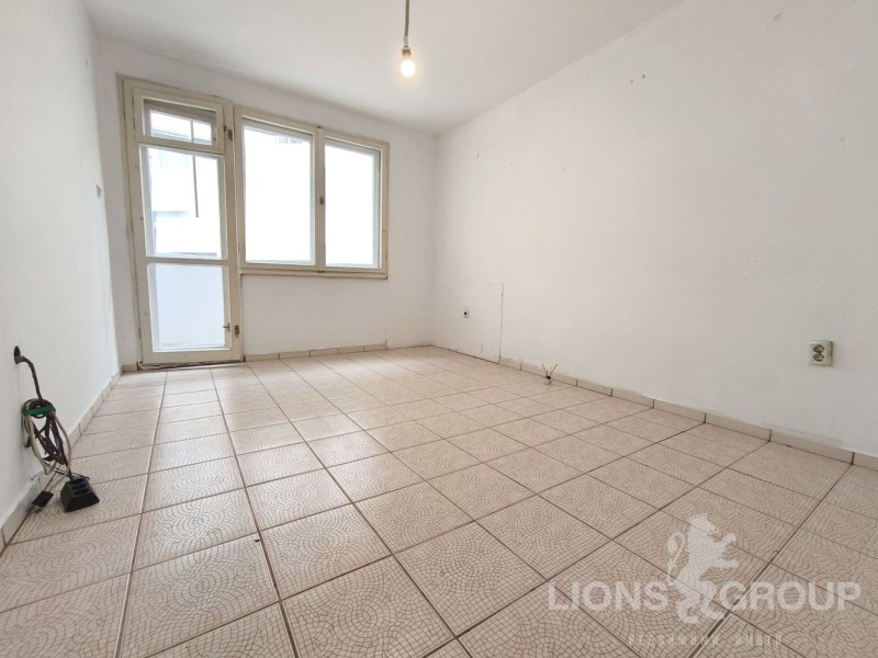 Продава 3-СТАЕН, гр. Варна, Окръжна болница-Генерали, снимка 3 - Апартаменти - 53416803