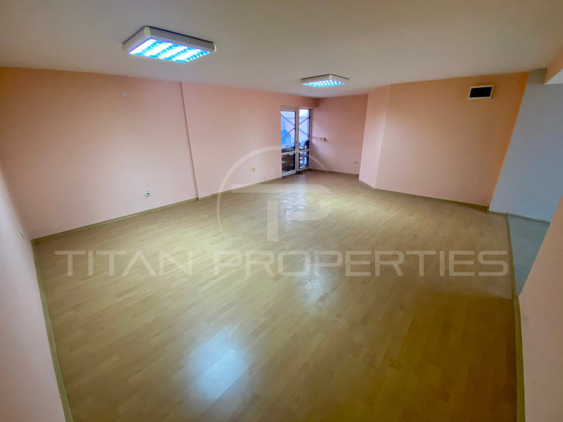 À vendre  Bureau Plovdiv , Karchiyaka , 160 m² | 61868614