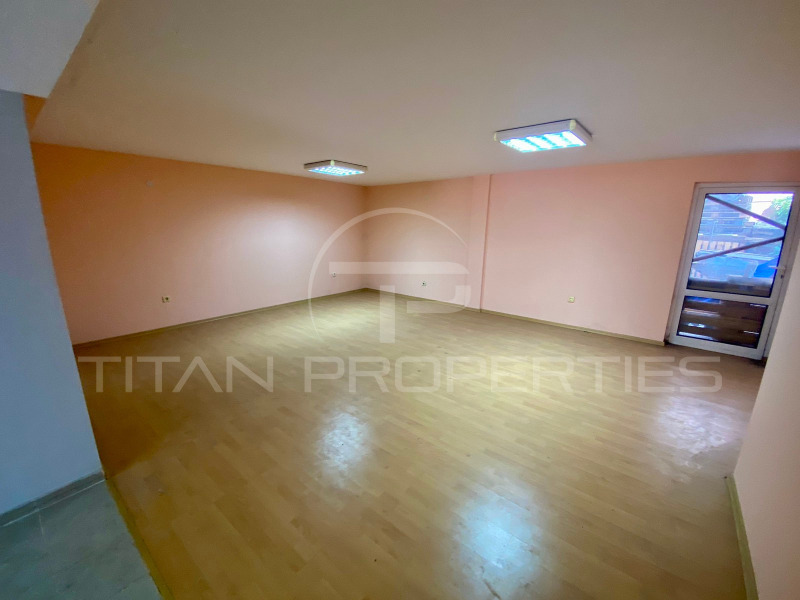 En venta  Oficina Plovdiv , Karshiyaka , 160 metros cuadrados | 61868614 - imagen [2]