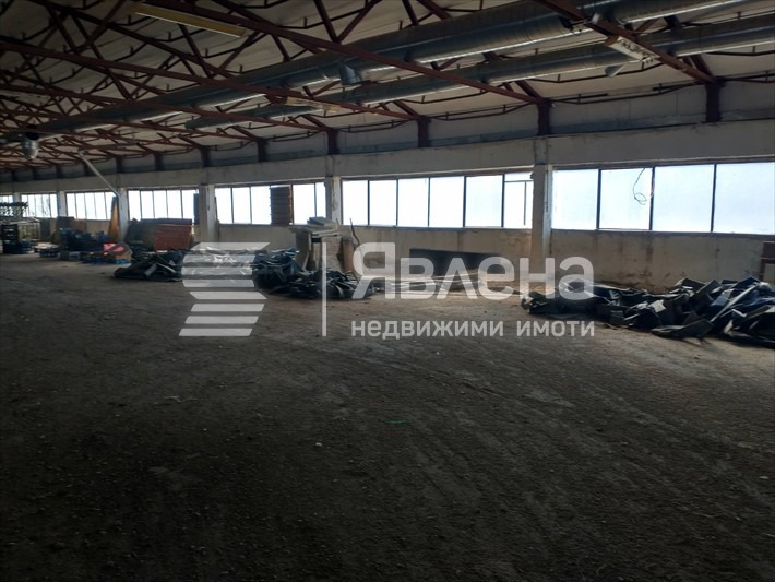Продава ПРОМ. ПОМЕЩЕНИЕ, с. Литаково, област София област, снимка 6 - Производствени сгради - 54359417