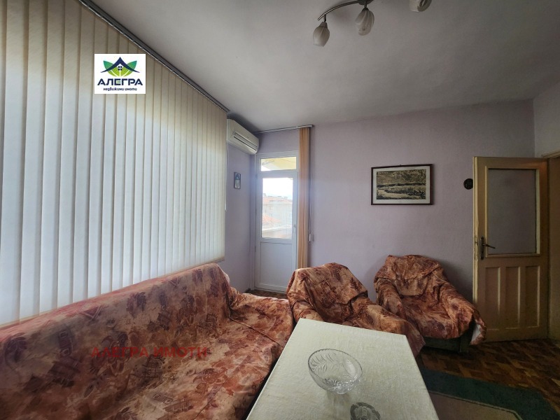 Продава 3-СТАЕН, гр. Пазарджик, Център, снимка 2 - Апартаменти - 53350253