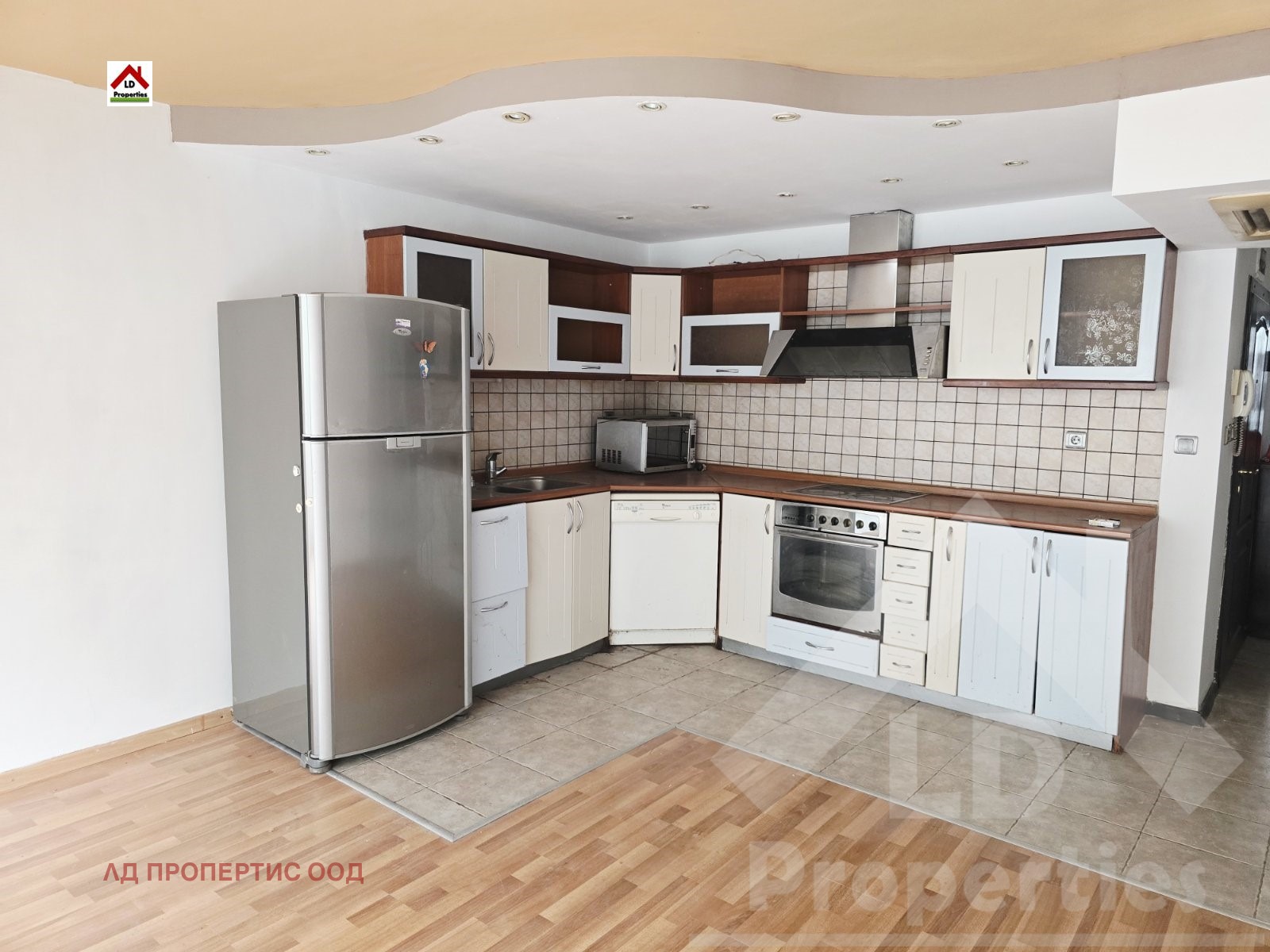 Продава 3-СТАЕН, гр. Варна, Централна поща, снимка 2 - Апартаменти - 55844174