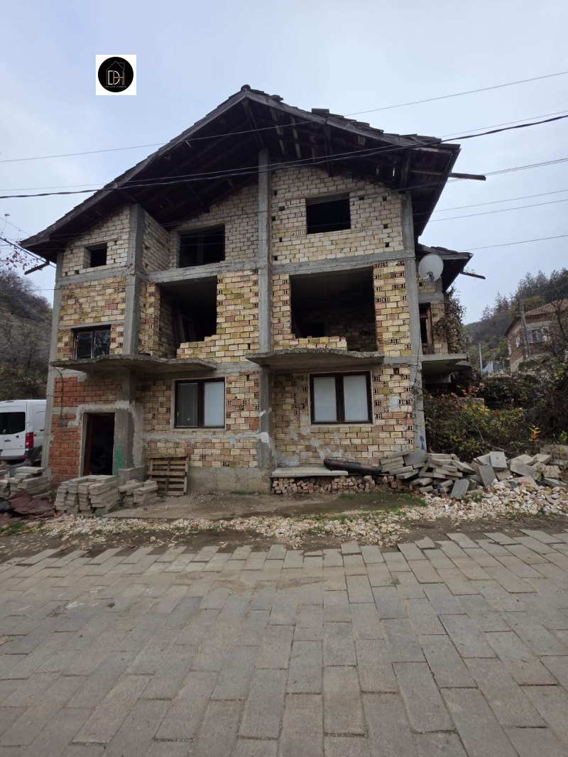 Продава КЪЩА, с. Брестовица, област Пловдив