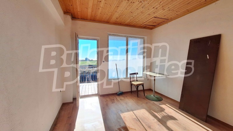 Продава КЪЩА, с. Божурец, област Добрич, снимка 5 - Къщи - 52848424