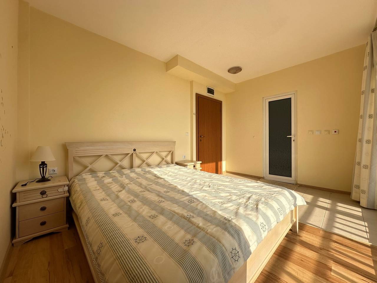 Продава 3-СТАЕН, гр. Бяла, област Варна, снимка 3 - Апартаменти - 53766050