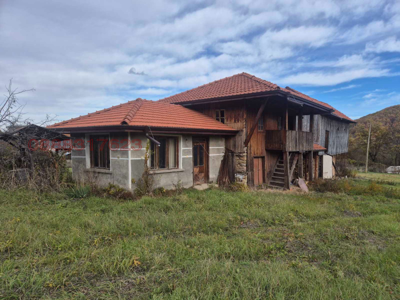Продава КЪЩА, с. Лесидрен, област Ловеч, снимка 2 - Къщи - 52784127