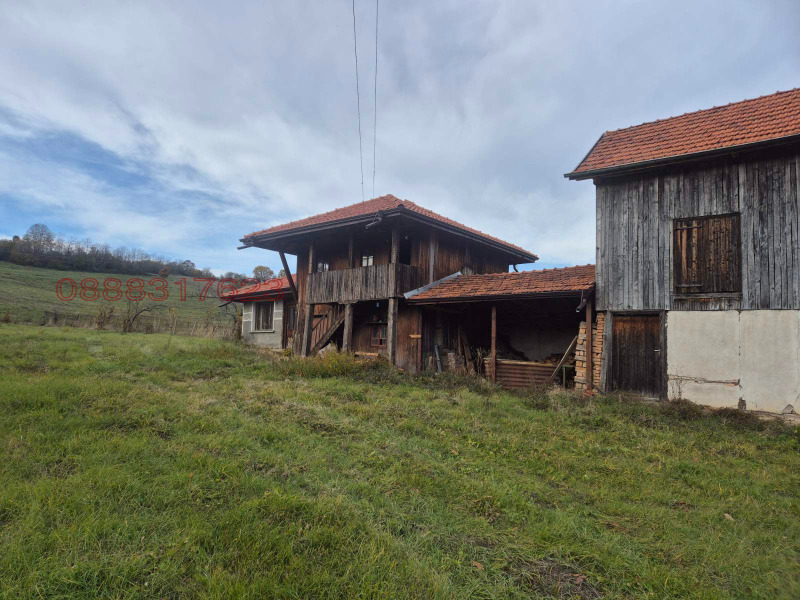 Продава КЪЩА, с. Лесидрен, област Ловеч, снимка 3 - Къщи - 52784127