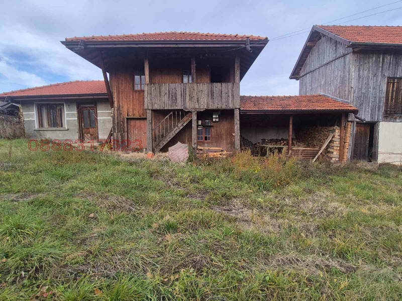 Продава КЪЩА, с. Лесидрен, област Ловеч, снимка 4 - Къщи - 52784127