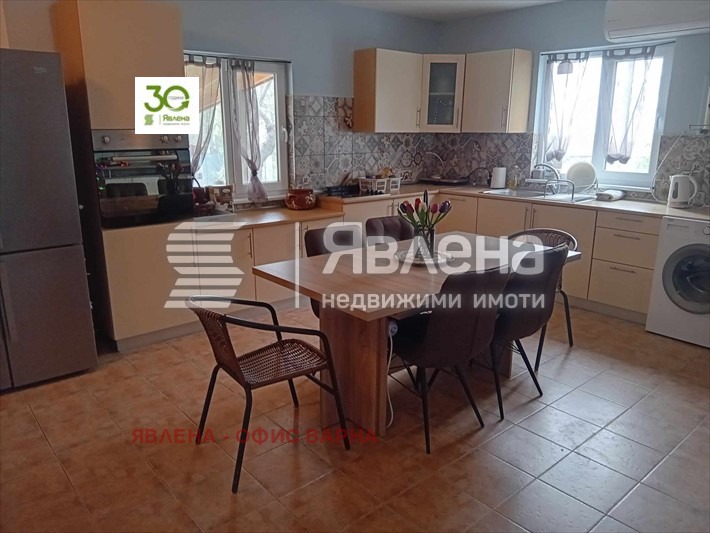 Продава КЪЩА, с. Аврен, област Варна, снимка 2 - Къщи - 49173453