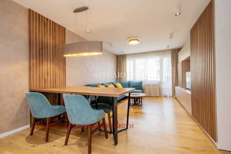 Продава  2-стаен, град София, Център •  275 000 EUR • ID 94935648 — holmes.bg - [1] 