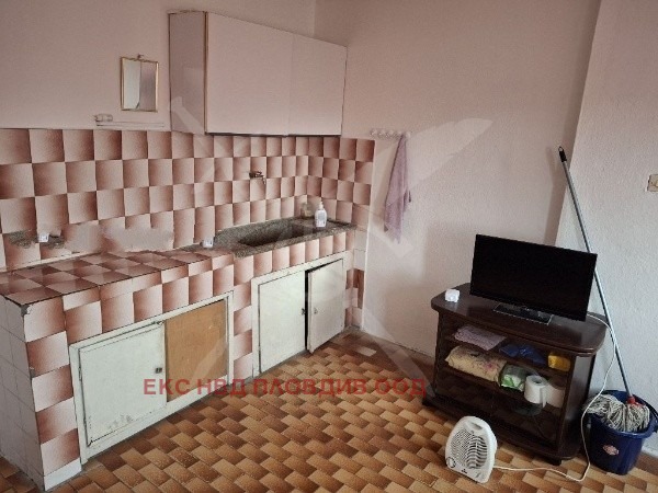 Продава КЪЩА, гр. Перущица, област Пловдив, снимка 2 - Къщи - 54148299