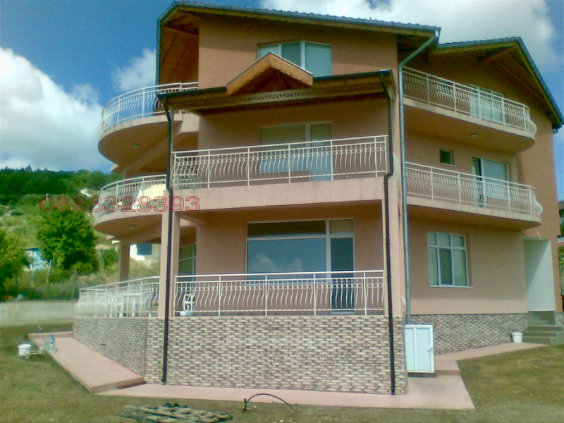 Продава ВИЛА, с. Рогачево, област Добрич, снимка 2 - Вили - 52785216