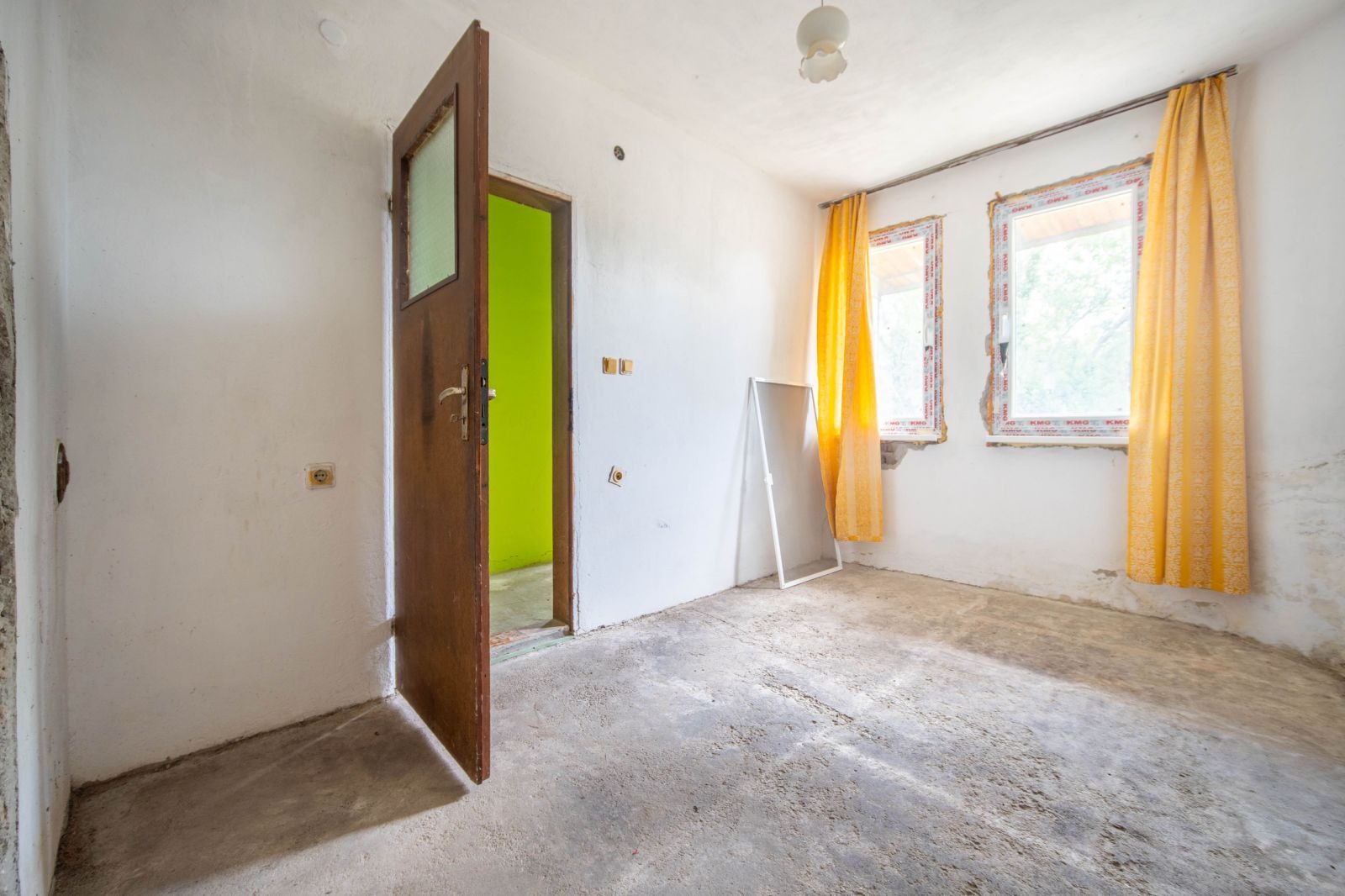 Продава КЪЩА, с. Ливада, област Бургас, снимка 3 - Къщи - 54204206