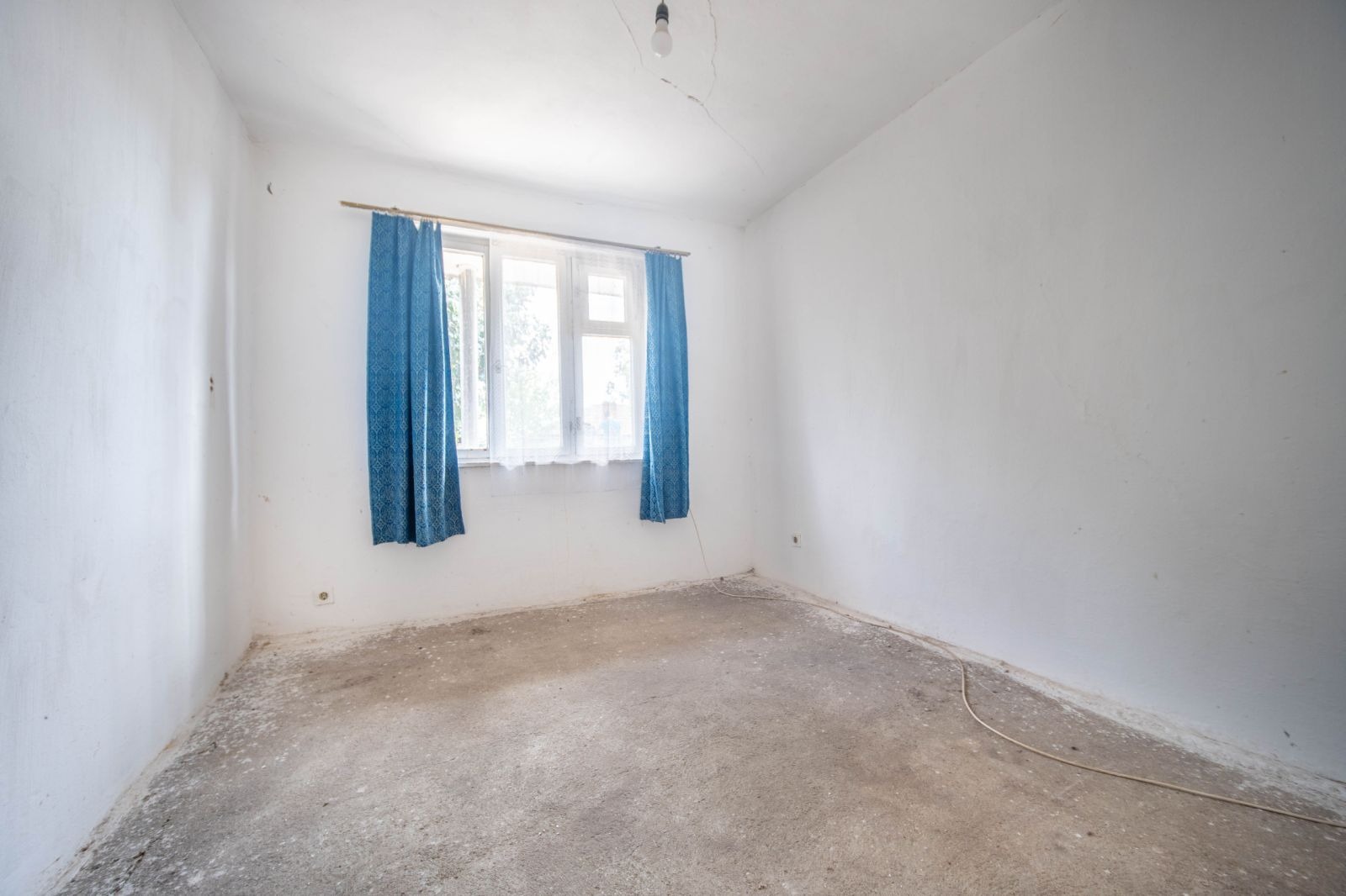 Продава КЪЩА, с. Ливада, област Бургас, снимка 13 - Къщи - 54204206