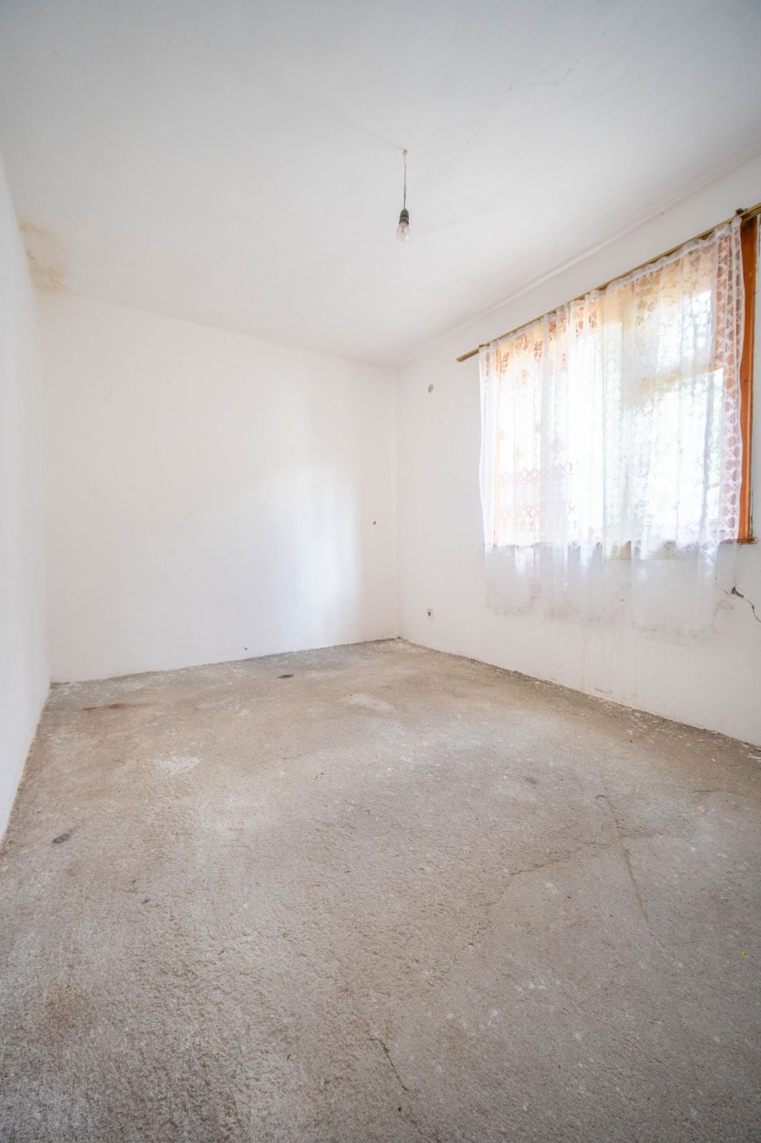 Продава КЪЩА, с. Ливада, област Бургас, снимка 12 - Къщи - 54204206