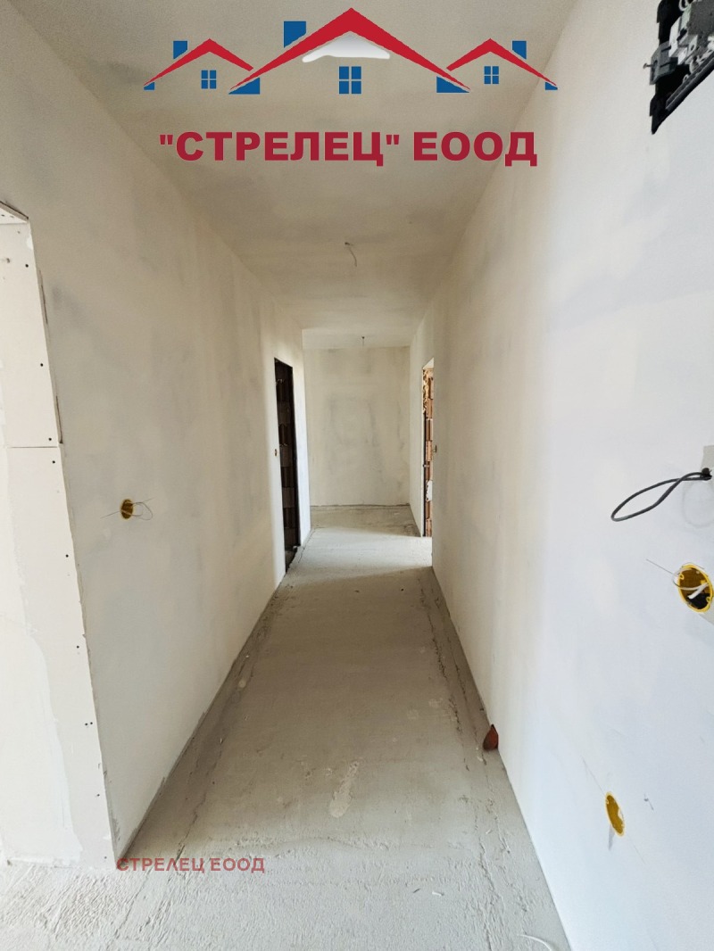 Продава  3-стаен град Добрич , Кралска зона , 110 кв.м | 44972073