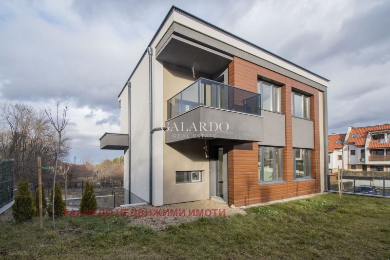 In vendita  Casa Sofia , Pancharevo , 209 mq | 24548293